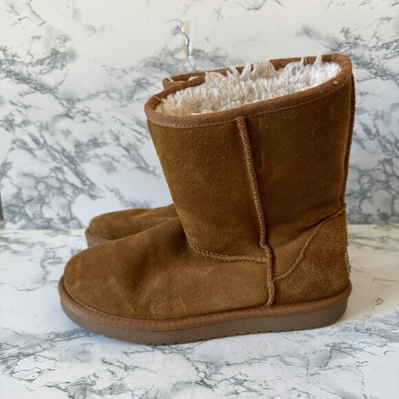 UGG Koolaburra Youth 6 Koola Short Boot Brown Suede Shearling Pull On Shoe STAIN - Picture 3 of 7